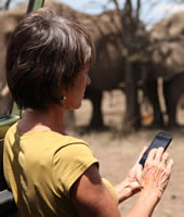 ElephantVoices' Joyce Poole working with Mara EleApp on Mara Conservancy. (©ElephantVoices)